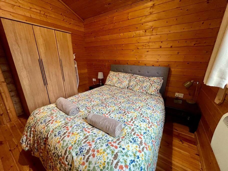 סאות' סרני Lilly Lodge, Lake Pochard מראה חיצוני תמונה